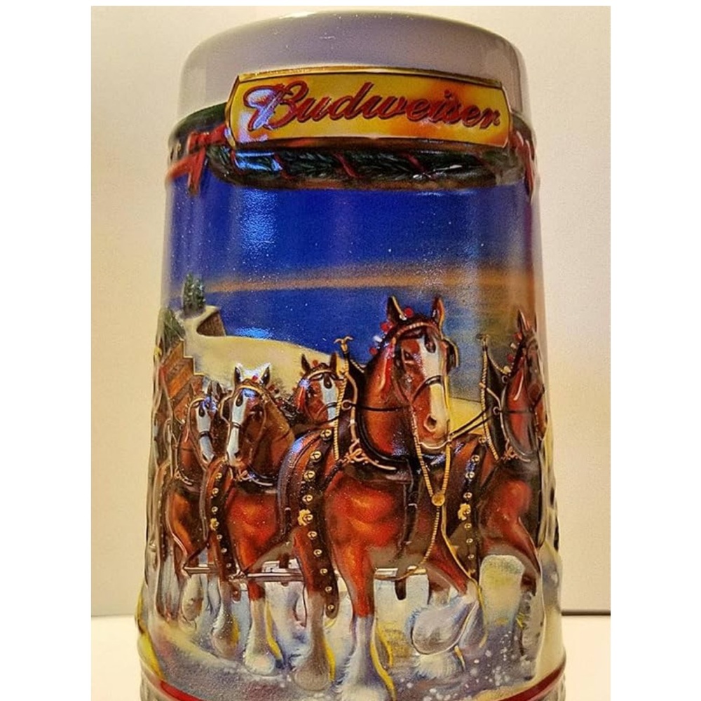 Budweiser Holiday Stein CS529 Guiding the Way Home 2002 Light House Clydesdales